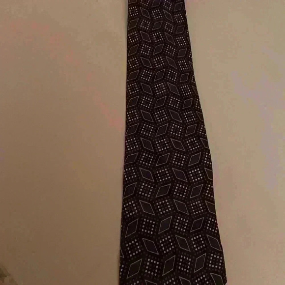 Set of Three Men’s neckties ranging from length 54”-56”.Chaps ,Halston & Sterlin - Picture 5 of 10